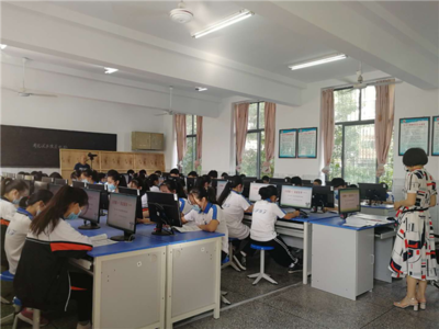 东一教师展风采 学科比武促提升——东升一中“学科大比武”活动系列报道